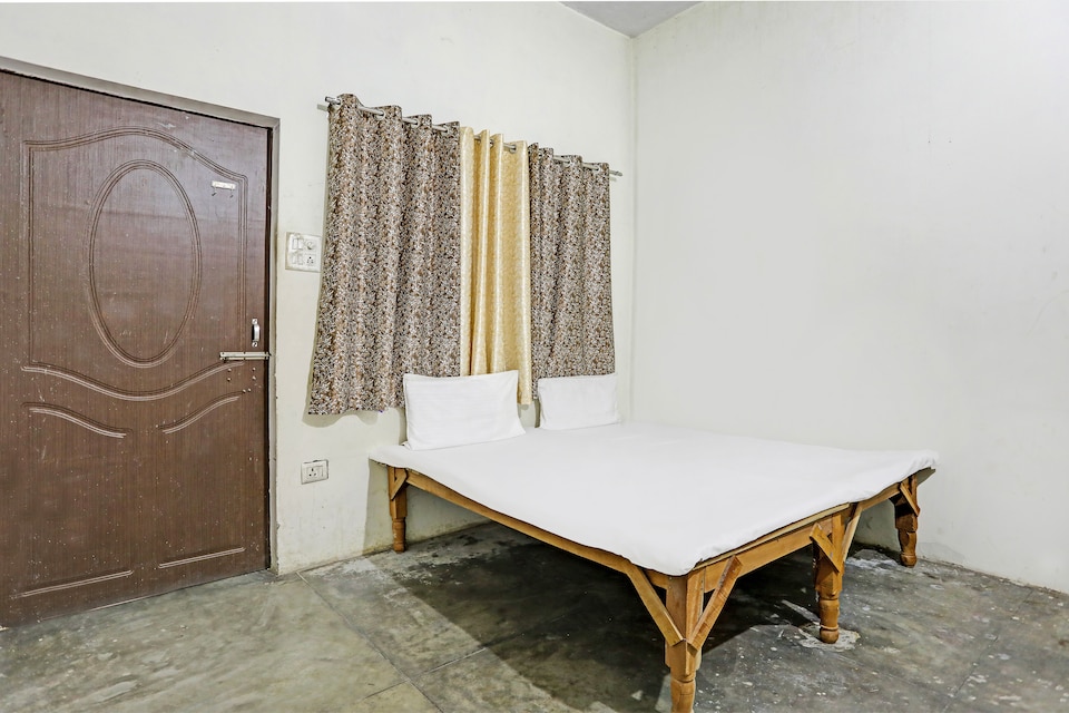 Spot On  Brothers Hotel, Default Cluster Dhampur, Bijnor