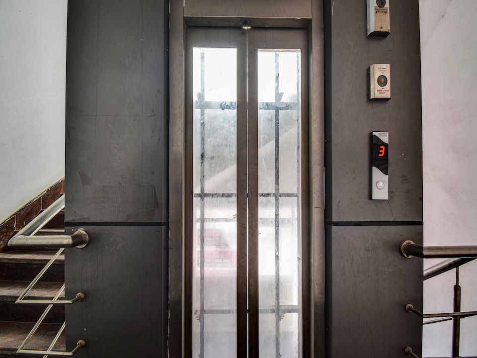 Super Hotel D Plaza Near Pitampura Metro Station, Dwarka Delhi, Delhi