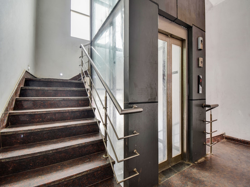 Super Hotel D Plaza Near Pitampura Metro Station, Dwarka Delhi, Delhi