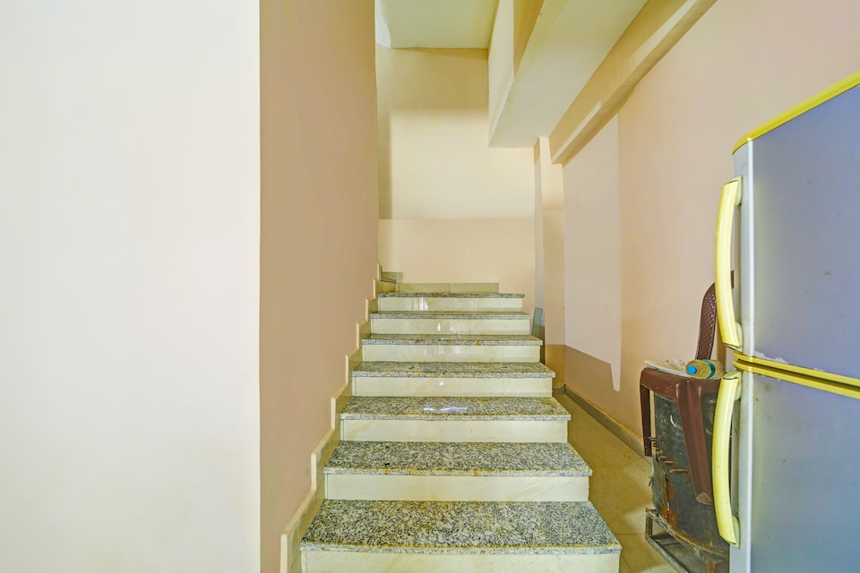 Spot On  NEW BRAJ PALACE, Hamidia Road Bhopal, Bhopal