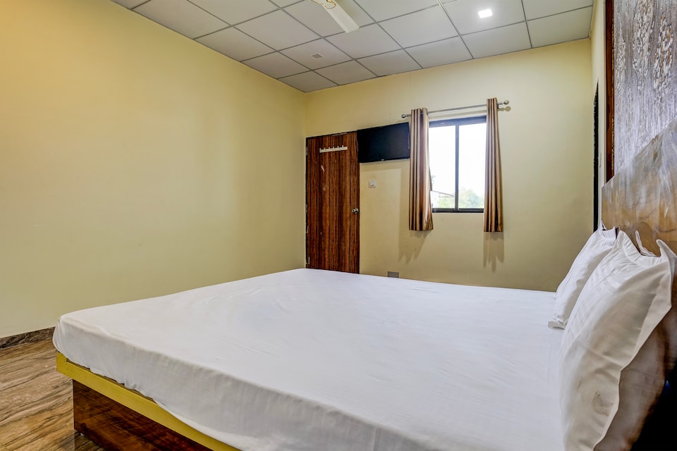 Neelkanth Hotel And Restaurant, Mandvi Vadodara, Vadodara