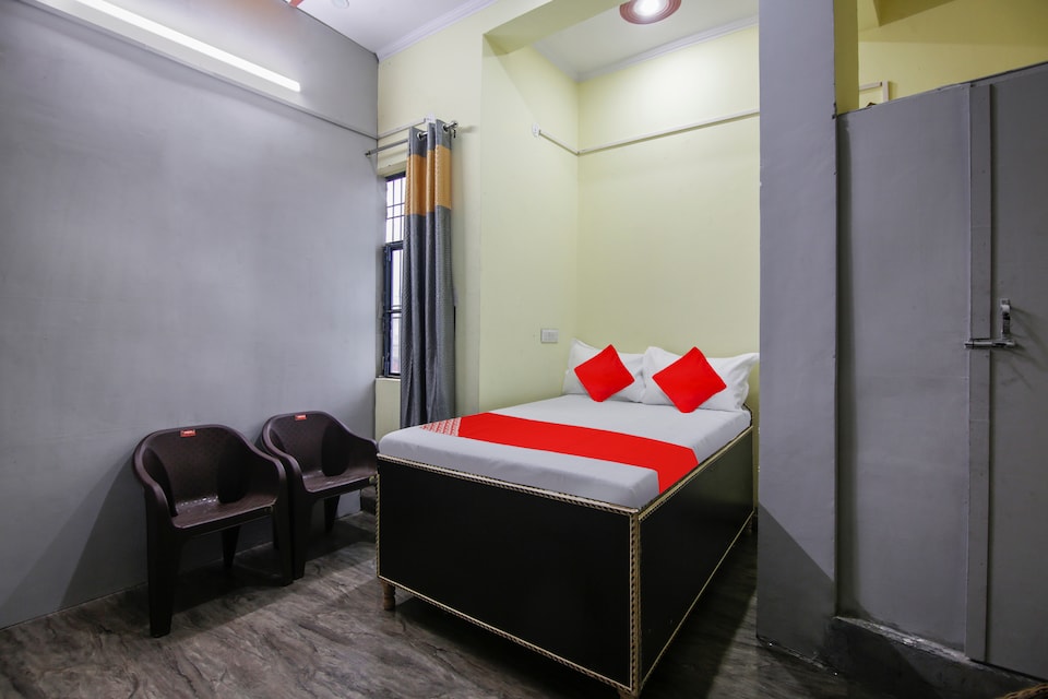 OYO Kashish Guest House, Pitampura - Rohini Delhi, Delhi