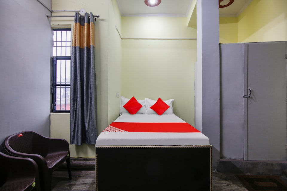 OYO Kashish Guest House, Pitampura - Rohini Delhi, Delhi