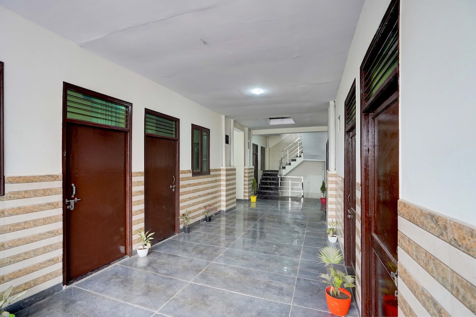  Hotel O Vedant , Greater Noida, Noida