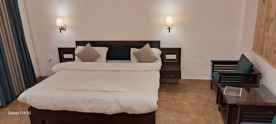 OYO 821378 Stoneshed Resort And Hotel, Khurpatal Nainital, Nainital