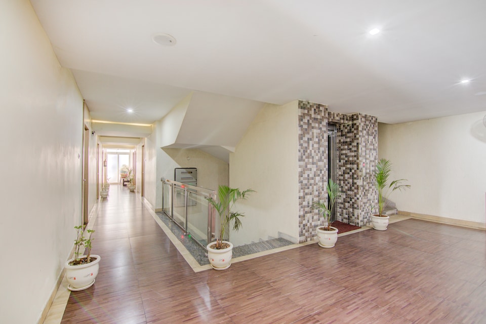 OYO 1774 Hotel Keerthi's Anupama, Governorpet Vijayawada, Vijayawada