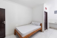 OYO Life 93504 Kost Krisna