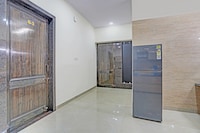 HOTEL O AMR GRAND Govindpuri Junction