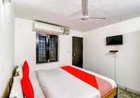 OYO 821478 White Palace