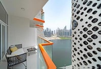 OYO 1217 Home Luxurious 1-Bed Apartment At Binghatti Millenium