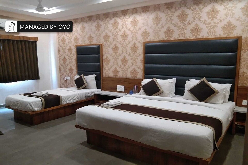Super Hotel Royal ComfortÂ, Alkapuri Vadodara, Vadodara