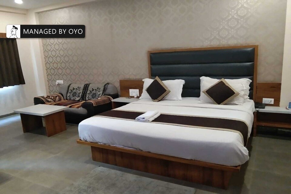 Super Hotel Royal ComfortÂ, Alkapuri Vadodara, Vadodara