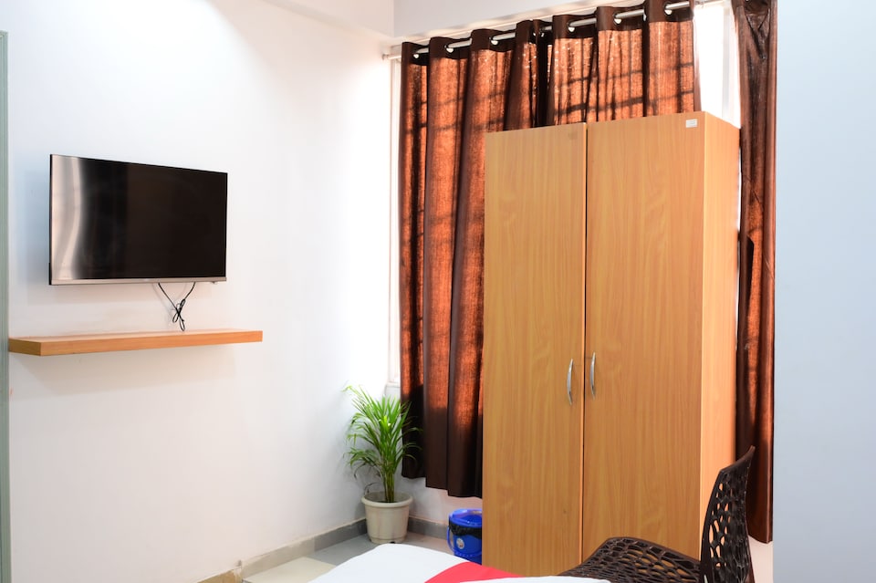 Hotel O Westin Regency, Howrah Kolkata, Kolkata