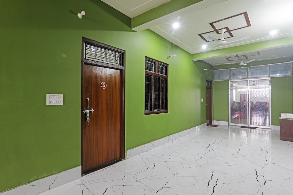 SPOT ON Raj Ratan Hotel And Restaurant, Mangarh, Mangarh