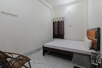 SPOT ON Raj Ratan Hotel And Restaurant