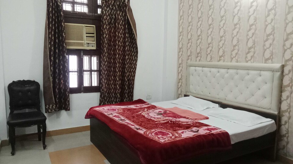 POP 82155G Hotel Delight Inn , Vikas Nagar Lucknow, Lucknow