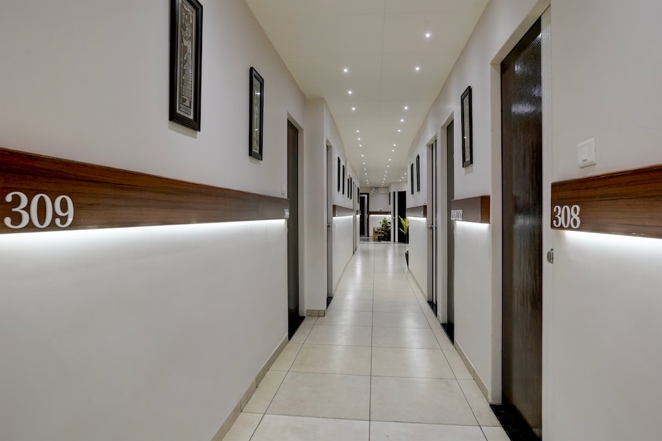 Hotel O DH, Sayajigunj Vadodara, Vadodara