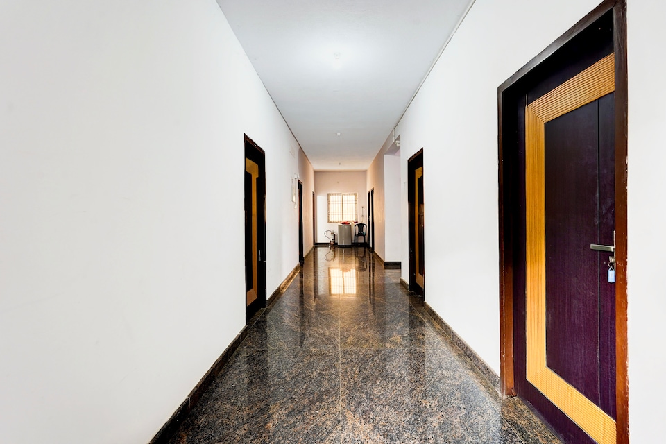 Super Collection O Ambattur Near Patravakam Railway Station, Anna Nagar Chennai, Chennai