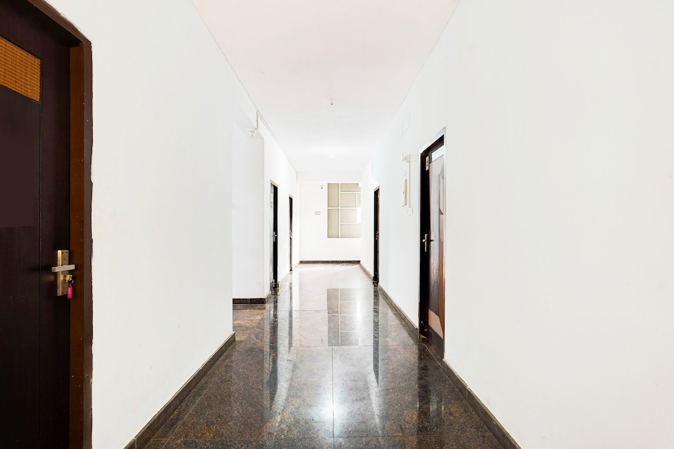 Super Collection O Ambattur Near Patravakam Railway Station, Anna Nagar Chennai, Chennai