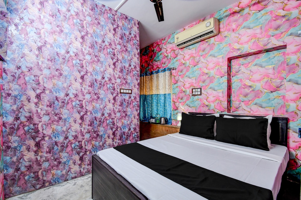 Hotel O Blue Moon, VIP Road Kolkata, Kolkata