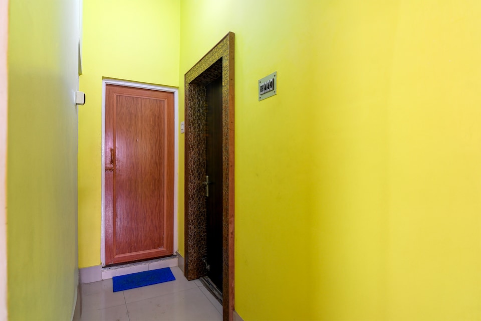 Hotel O  Cozee Homestay and Guest House, Garia Kolkata, Kolkata