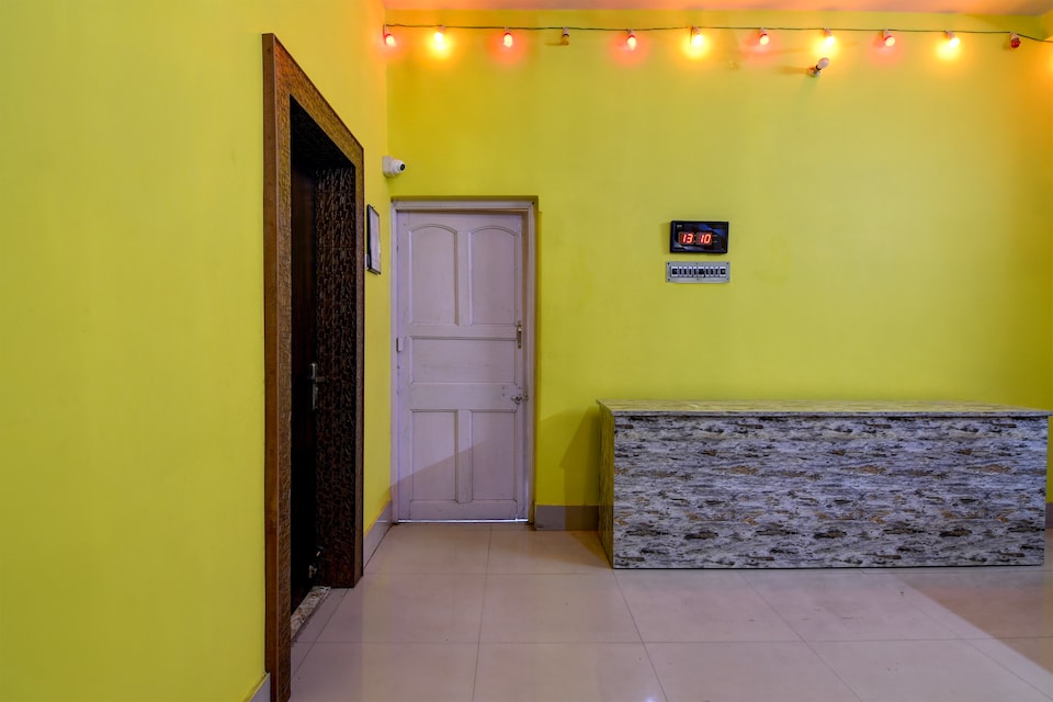 Hotel O  Cozee Homestay and Guest House, Garia Kolkata, Kolkata