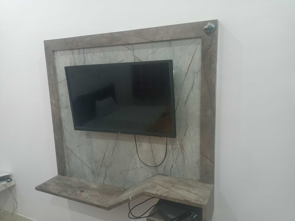 OYO 821711 Hotel Mountain Grass, Chowk Allahabad, Prayagraj