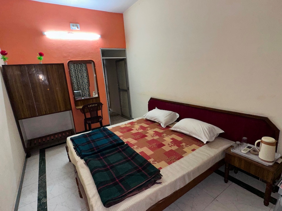 OYO Hotel Sharda Palace, Khajuraho, Khajuraho