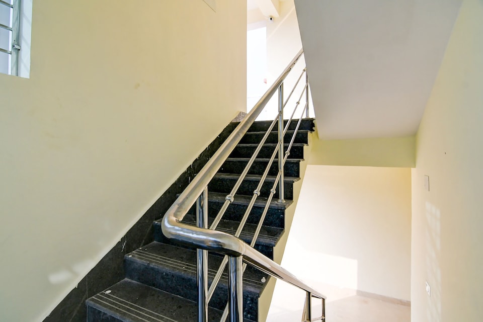 Hotel O Bijaya Premium -2, Chandrasekharpur, Bhubaneswar