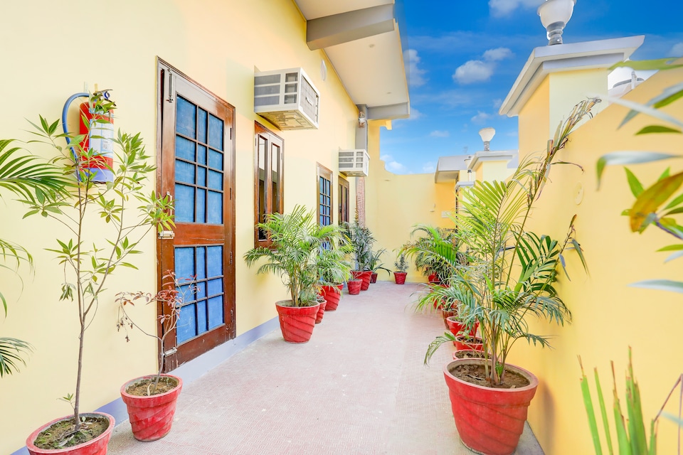 Hotel O Glory green farms and guest house, Moradabad, Moradabad