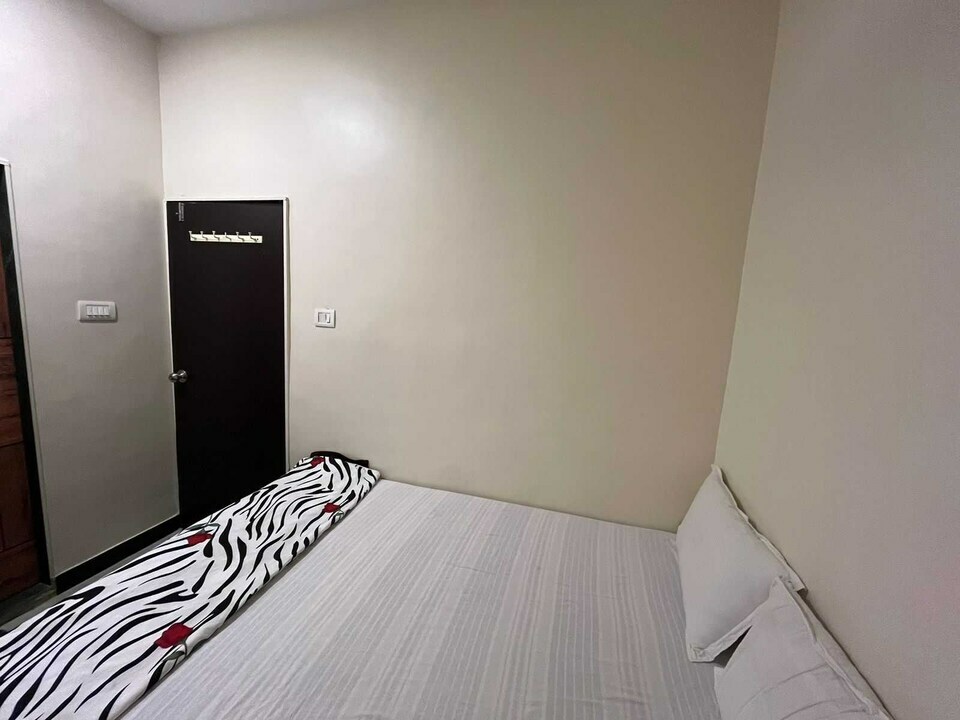 OYO 821824 HOTEL TARA, Mumbai International Airport, Mumbai