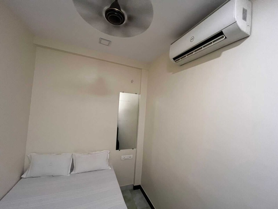 OYO 821824 HOTEL TARA, Mumbai International Airport, Mumbai