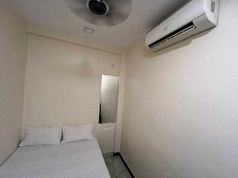 OYO 821824 HOTEL TARA, Mumbai International Airport, Mumbai