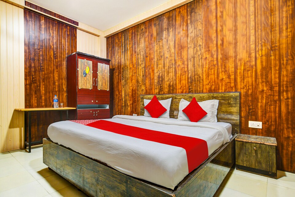 OYO Hotel King Imperial , Vijay Nagar Indore, Indore