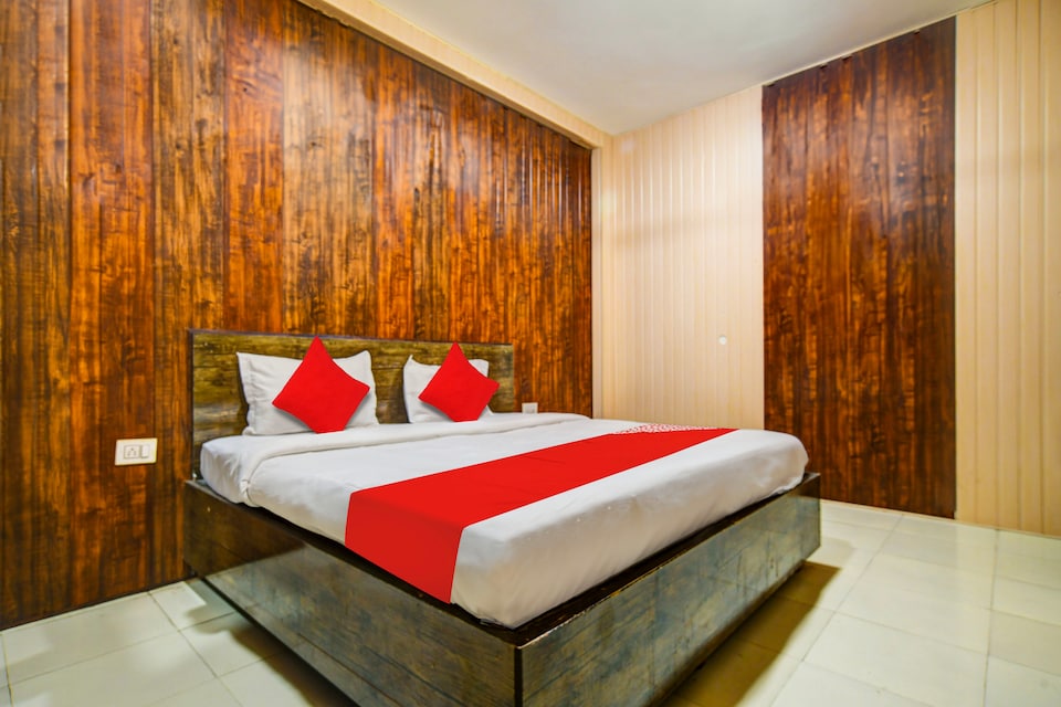 OYO Hotel King Imperial , Vijay Nagar Indore, Indore
