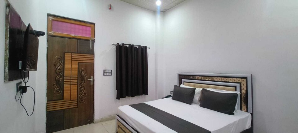 OYO 821865 Royal Residency, Aligarh, Aligarh