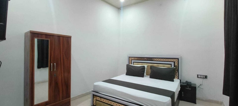 OYO 821865 Royal Residency, Aligarh, Aligarh