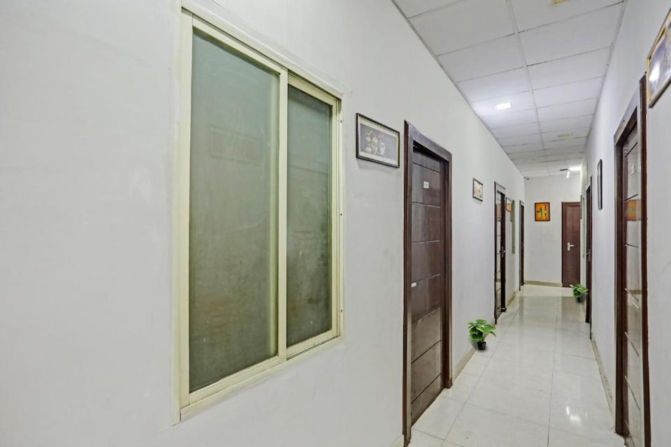 OYO Flagship Hotel The Royal, Pilibhit Bypass Road, Bareilly