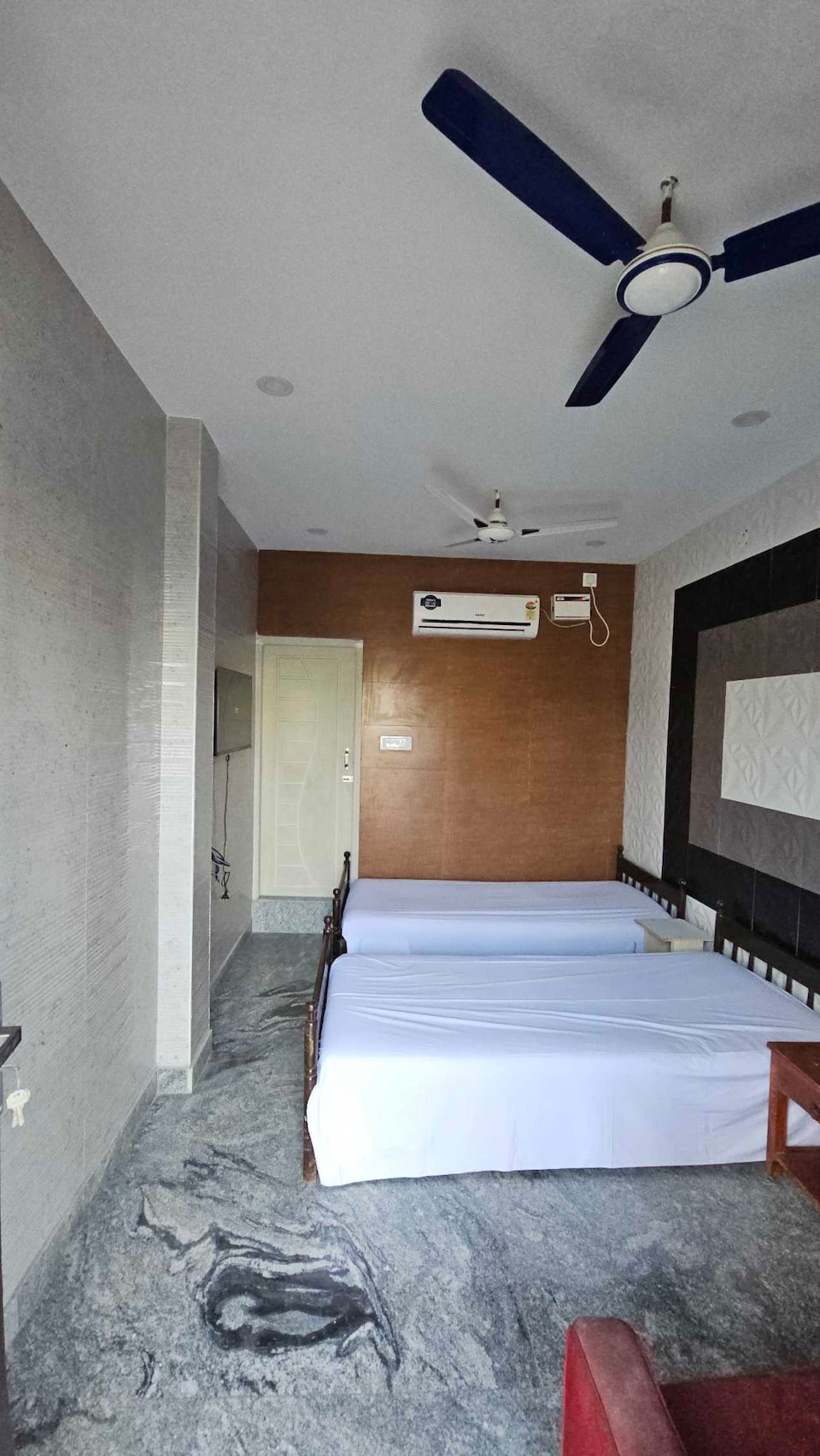 OYO Mr White Prime Residency, Egmore Chennai, Chennai