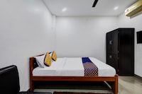 OYO Hotel MOON-LITE