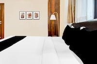 Super Townhouse Oak Viman Nagar Downtown Formerly Hotel Cilantro