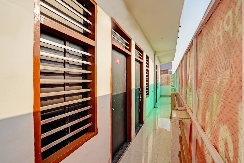 Hotel O Chawla's Hotel & Restaurant, Medanta, Gurgaon