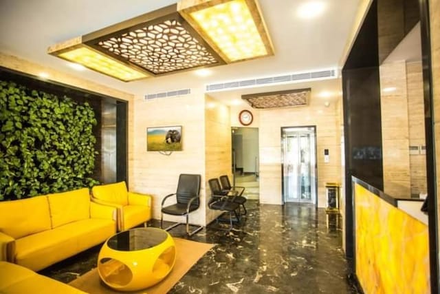 Collection O HOTEL ZARAS INN