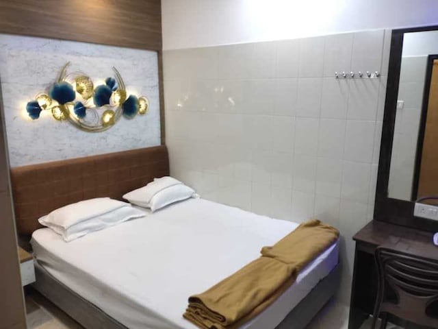 OYO Sri Devi Residency