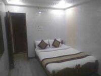 OYO Universal Guest House 