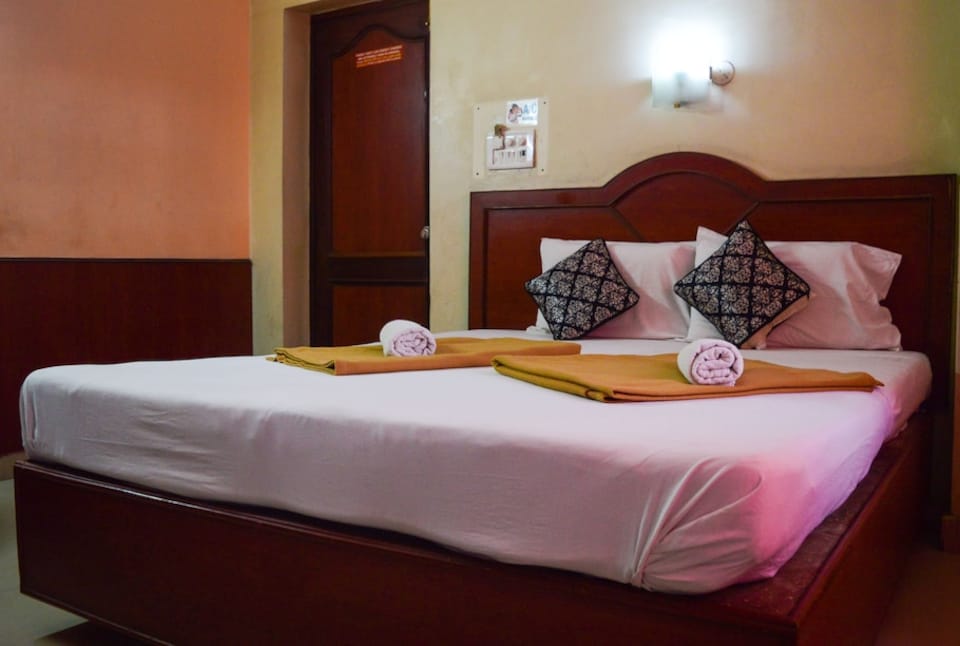 OYO Mallika Residency, near US Consulate., Chepauk Chennai, Chennai