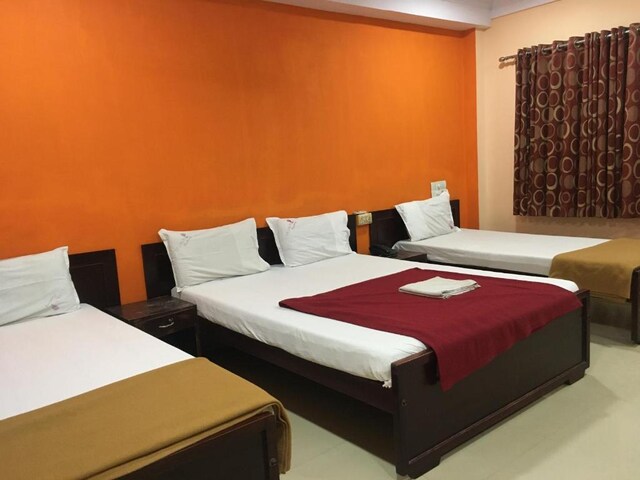 OYO Delmon Residency