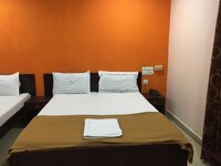 OYO Delmon Residency