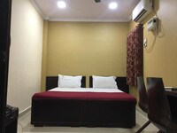 OYO Delmon Residency