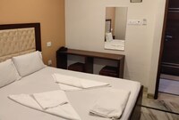 OYO Hotel Apple Residency